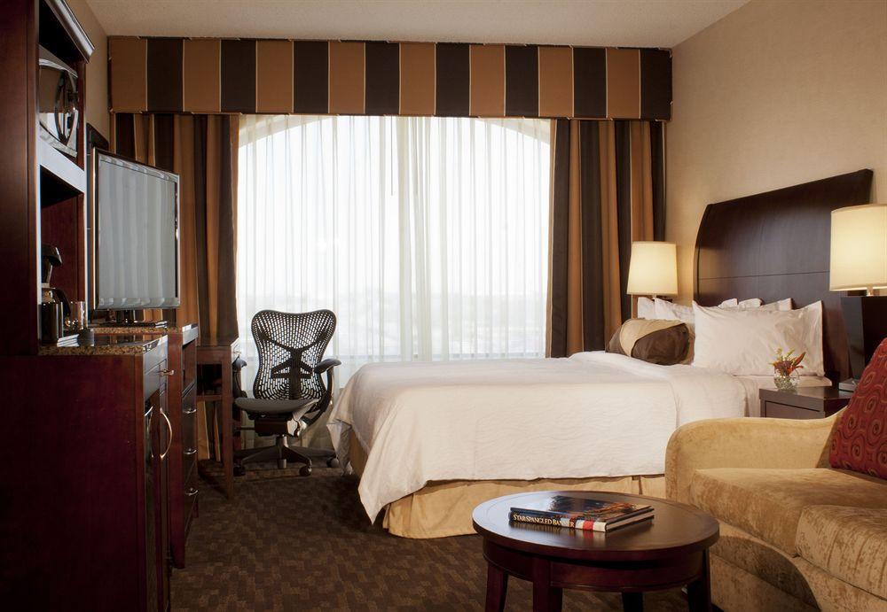Embassy Suites By Hilton Dallas Near The Galleria Extérieur photo