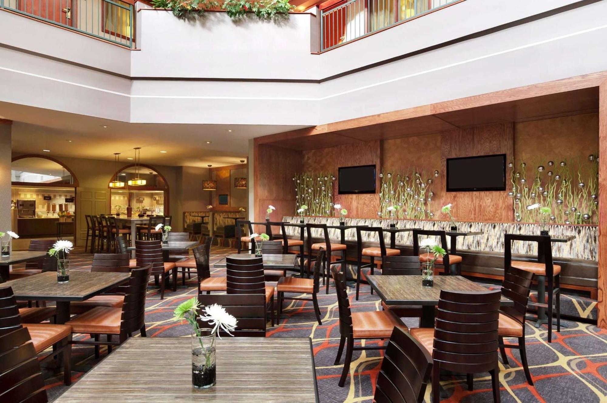 Embassy Suites By Hilton Dallas Near The Galleria Extérieur photo