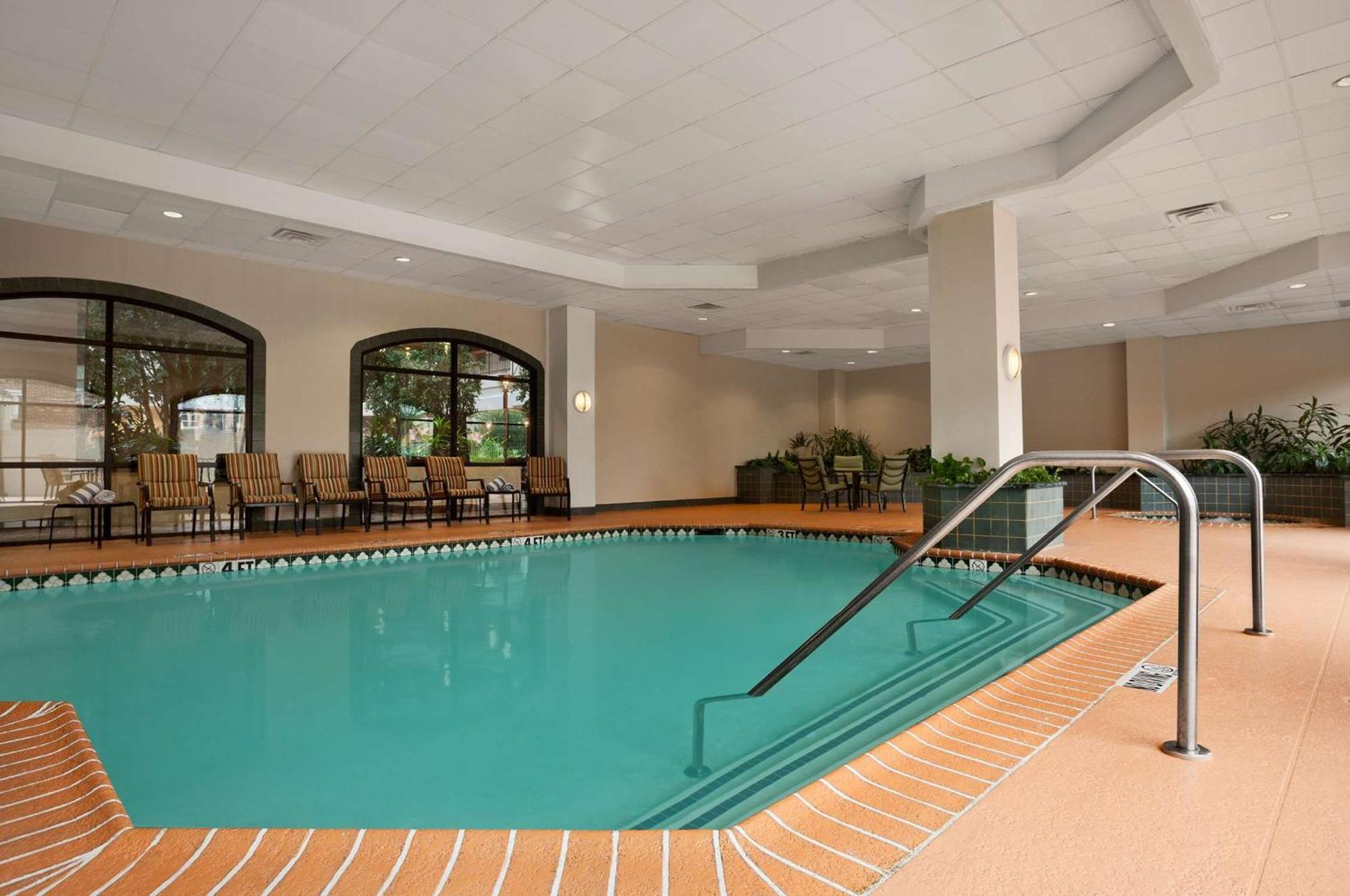 Embassy Suites By Hilton Dallas Near The Galleria Extérieur photo