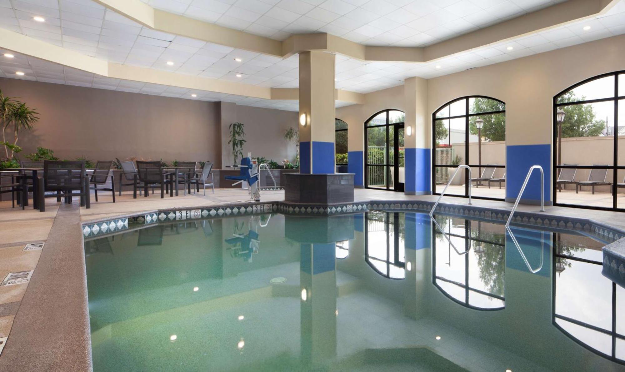 Embassy Suites By Hilton Dallas Near The Galleria Extérieur photo