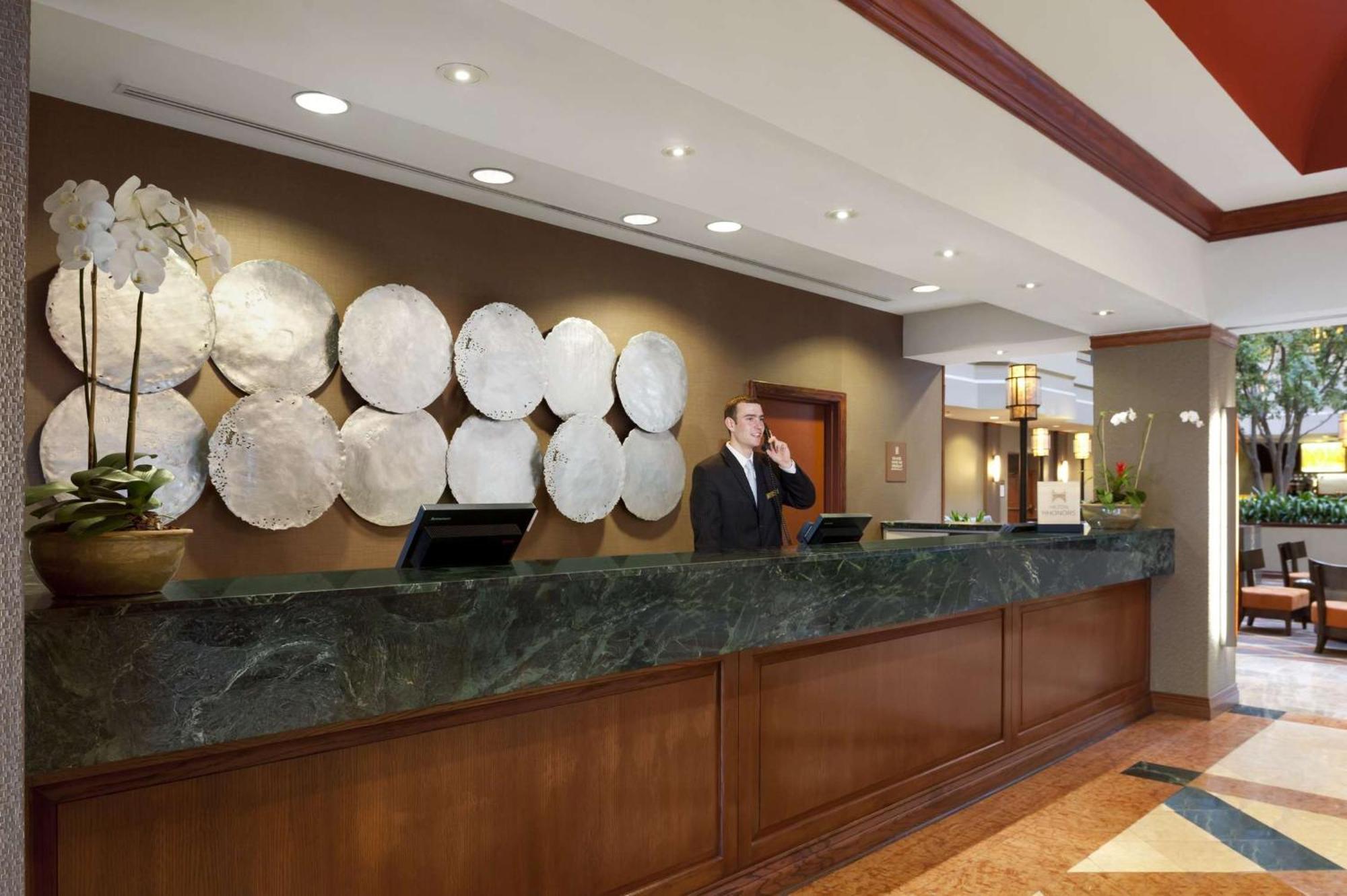 Embassy Suites By Hilton Dallas Near The Galleria Extérieur photo