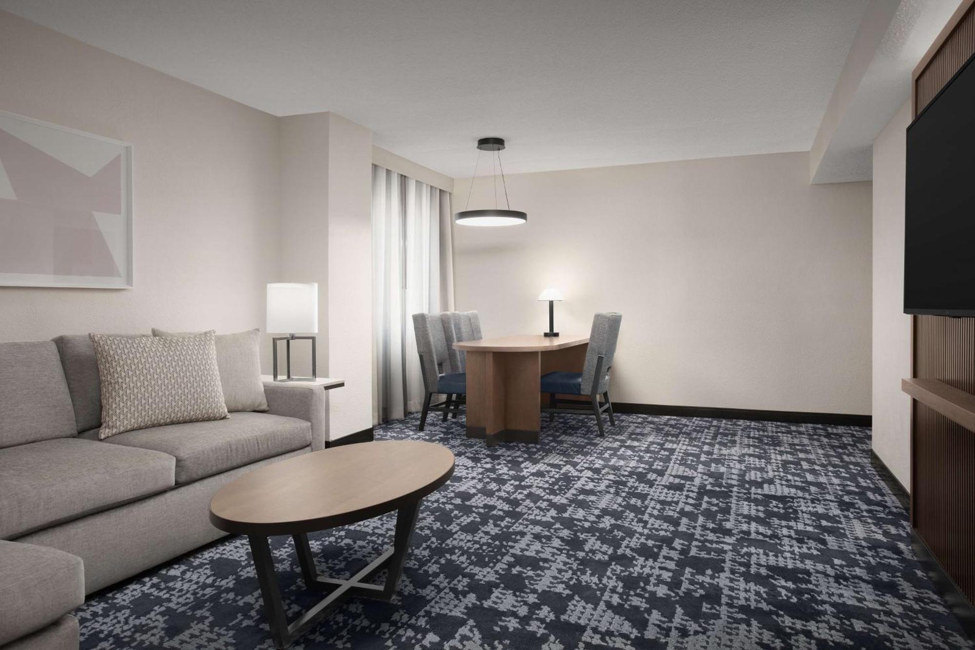 Embassy Suites By Hilton Dallas Near The Galleria Extérieur photo