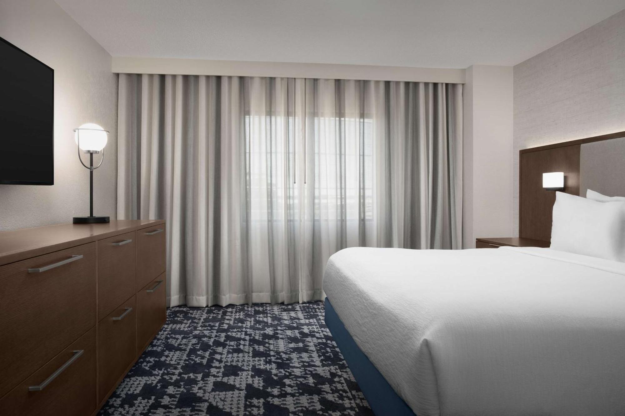 Embassy Suites By Hilton Dallas Near The Galleria Extérieur photo