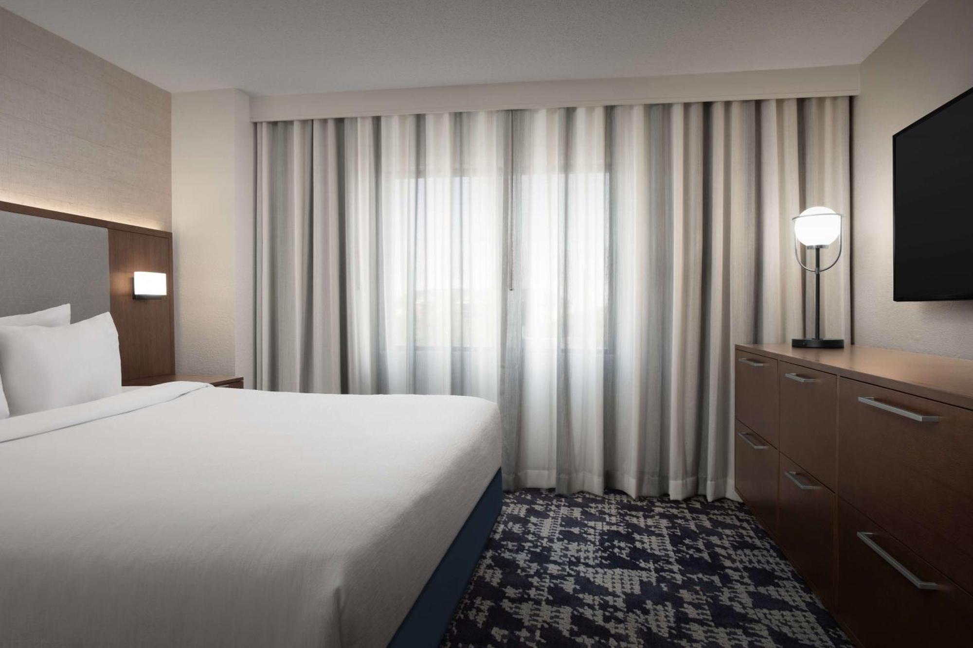 Embassy Suites By Hilton Dallas Near The Galleria Extérieur photo