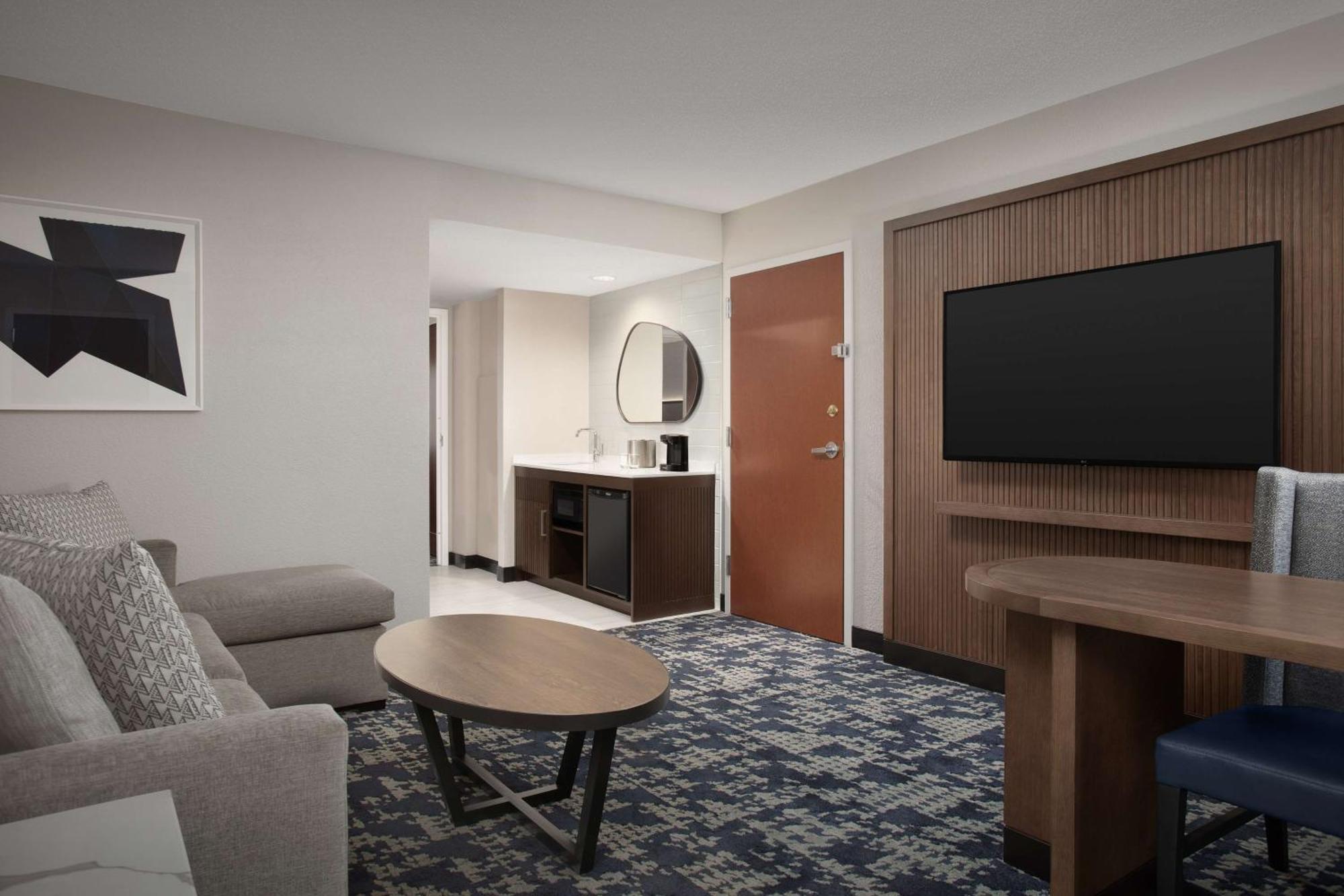 Embassy Suites By Hilton Dallas Near The Galleria Extérieur photo