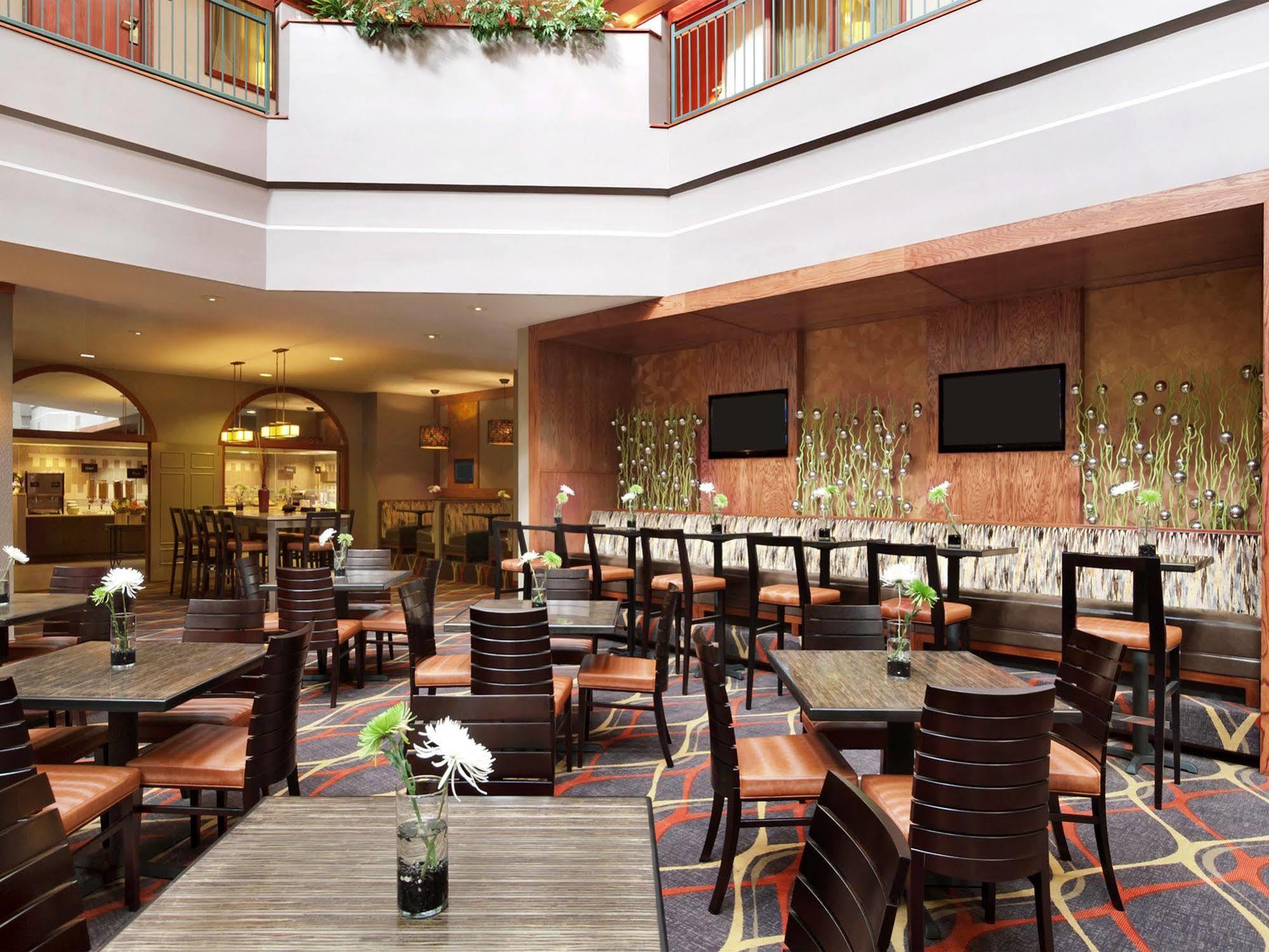 Embassy Suites By Hilton Dallas Near The Galleria Extérieur photo