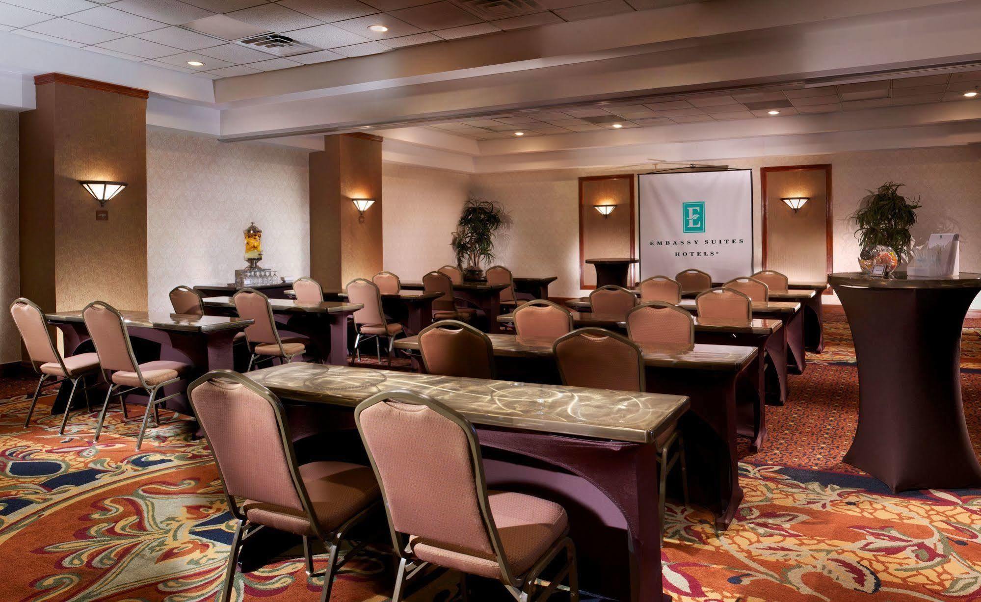 Embassy Suites By Hilton Dallas Near The Galleria Extérieur photo